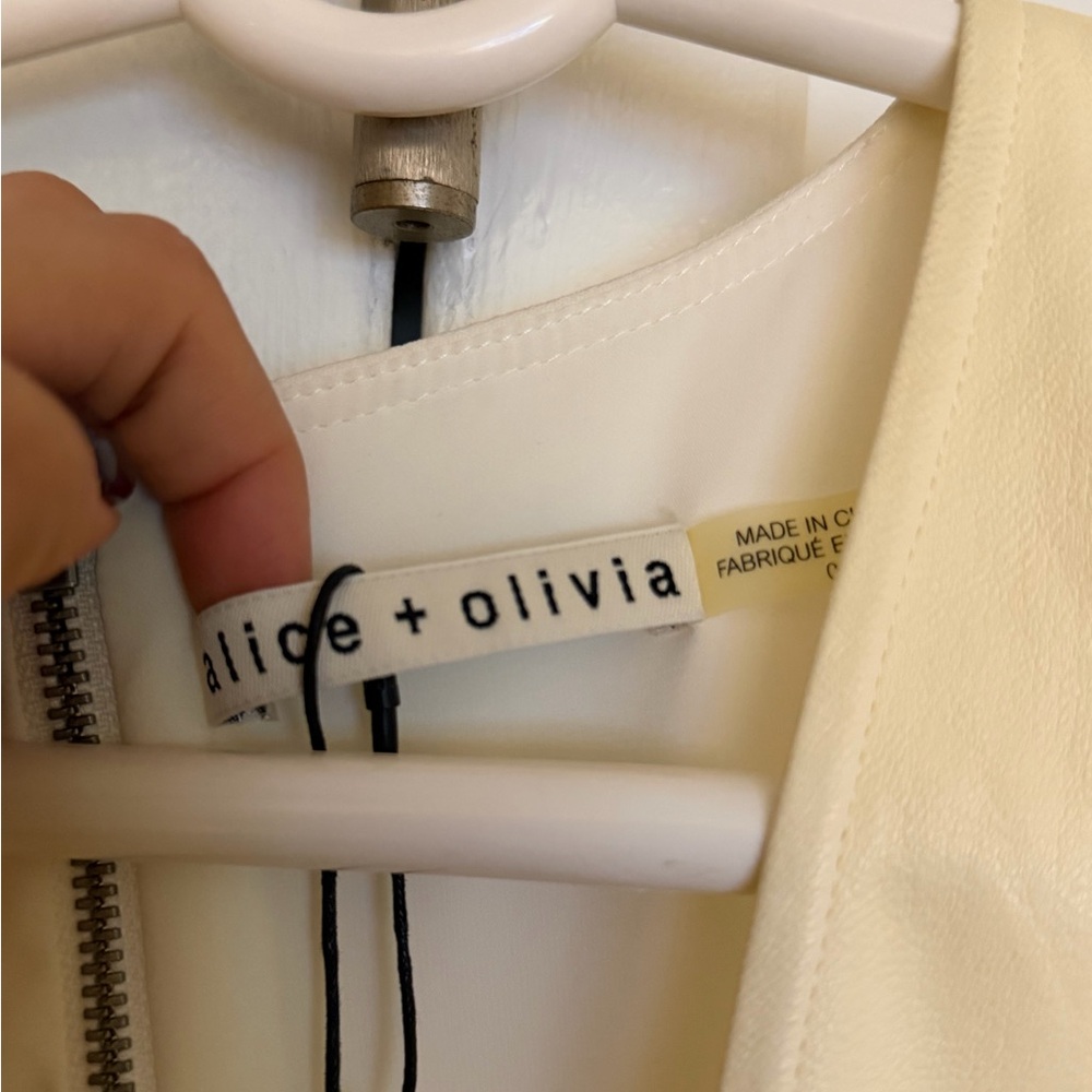 Alice & Olivia Elegant Cream Dress - Picture 4 of 8